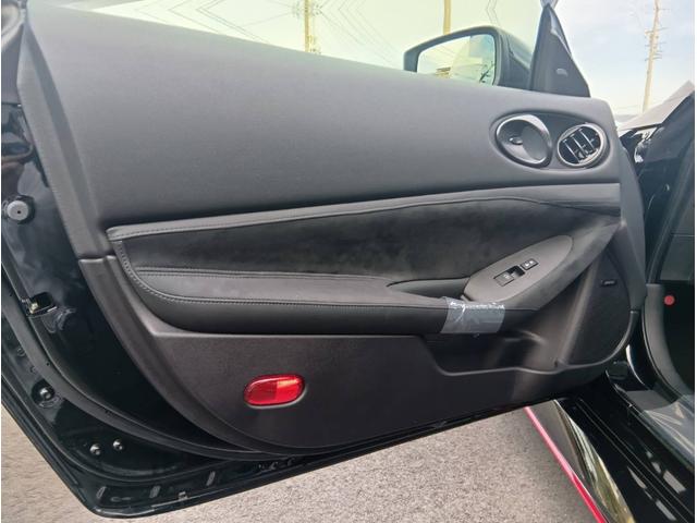 フェアレディＺ ニスモ　ミッドナイトブラック　９インチ日産コネクトナビ　ＢＯＳＥサウンドシステム（19枚目）