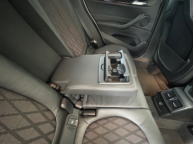 Ｘ１ ｘＤｒｉｖｅ　１８ｄ　ｘライン　クリーンディーゼル　ＡＩＳ鑑定４．５点　禁煙車　ハンズフリー電動トランク　ドライビングアシスト　ハーフレザーシート　バックカメラ　ソナー　シートヒーター　コンフォートアクセス　ＬＥＤライト（21枚目）