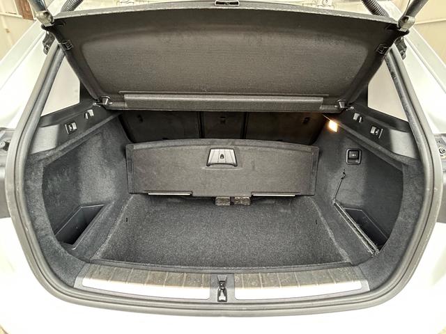 Ｘ１ ｘＤｒｉｖｅ　１８ｄ　ｘライン　クリーンディーゼル　ＡＩＳ鑑定４．５点　禁煙車　ハンズフリー電動トランク　ドライビングアシスト　ハーフレザーシート　バックカメラ　ソナー　シートヒーター　コンフォートアクセス　ＬＥＤライト（35枚目）