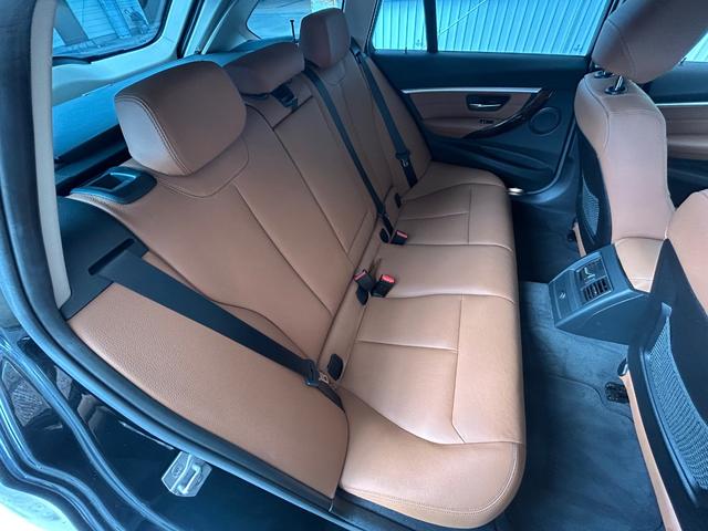 ３シリーズ ３２０ｉツーリング　ラグジュアリー　後期最終型　インテリジェントセーフティ　ＡＣＣ　ＢＳＭ　ブラウンレザーシート　ハンズフリー電動トランク　純正ナビ　ブルートゥース　バックカメラ　ソナー　正規ディーラー車　ミラーＥＴＣ（19枚目）