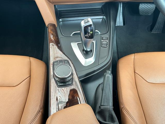 ３シリーズ ３２０ｉツーリング　ラグジュアリー　後期最終型　インテリジェントセーフティ　ＡＣＣ　ＢＳＭ　ブラウンレザーシート　ハンズフリー電動トランク　純正ナビ　ブルートゥース　バックカメラ　ソナー　正規ディーラー車　ミラーＥＴＣ（25枚目）