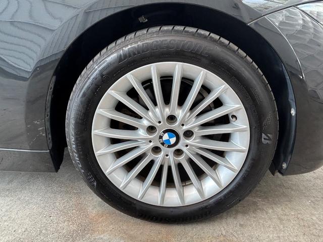 ３シリーズ ３２０ｉツーリング　ラグジュアリー　後期最終型　インテリジェントセーフティ　ＡＣＣ　ＢＳＭ　ブラウンレザーシート　ハンズフリー電動トランク　純正ナビ　ブルートゥース　バックカメラ　ソナー　正規ディーラー車　ミラーＥＴＣ（38枚目）