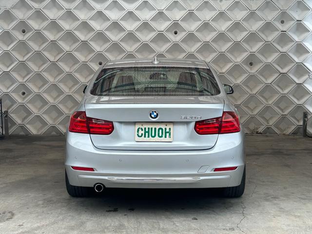 ３シリーズ ３２０ｄ　ラグジュアリー　クリーンディーゼル　インテリジェントセーフティ　アダクティブクルーズコントロール　レーンキープアシスト　禁煙車　ハンズフリー電動トランク　純正ナビＢＴ　バックカメラ　ソナー　正規ディーラー車（14枚目）