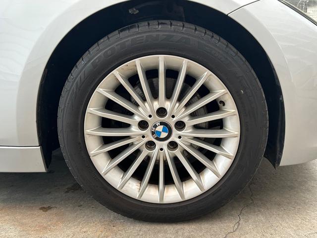 ３シリーズ ３２０ｄ　ラグジュアリー　クリーンディーゼル　インテリジェントセーフティ　アダクティブクルーズコントロール　レーンキープアシスト　禁煙車　ハンズフリー電動トランク　純正ナビＢＴ　バックカメラ　ソナー　正規ディーラー車（19枚目）