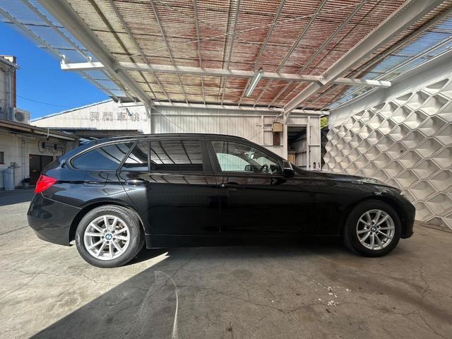 ＡＩＳ鑑定４．５点　禁煙車　ハンズフリー電動トランク　オプション地デジＴＶ　リアスモーク　純正ナビＢＴ　バックカメラ　ソナー