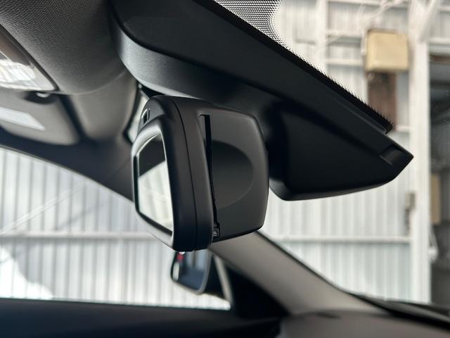 ＢＭＷ専用オプションのミラーＥＴＣ付きです！高速道路では優越感＋深夜などの割引もありお得です。これからのシーズン、是非遠出や旅行へ！快適なお時間を演出致しますよ！