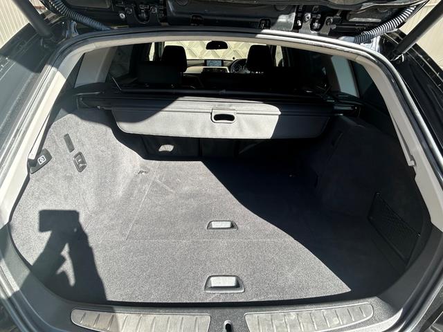 大変広々としたトランクルームです。