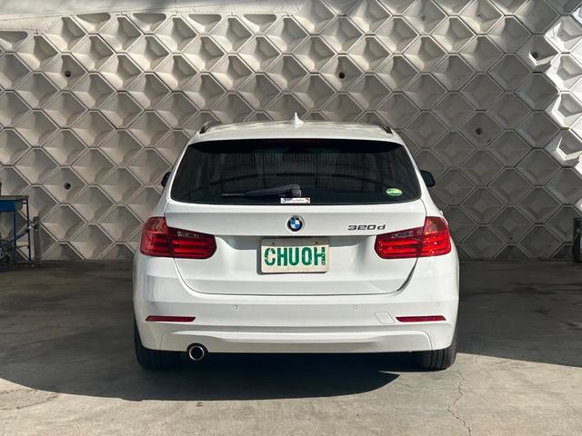 ３シリーズ ３２０ｄツーリング　禁煙車　インテリジェントセーフティ　ハンズフリー電動トランク　クリーンディーゼル　純正ナビ　ブルートゥース　オプション地デジＴＶ　バックカメラ　ソナー　コンフォートアクセス　正規ディーラー車（14枚目）