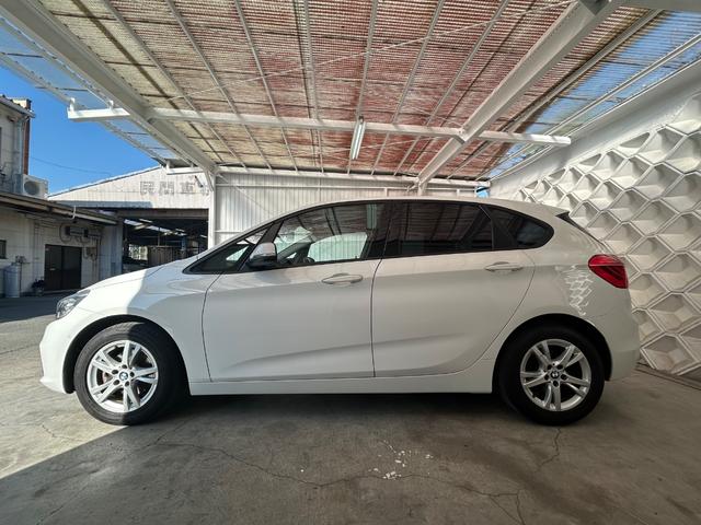 ２シリーズ ２１８ｉアクティブツアラー　禁煙車　ドライビングアシスト　レーンキープアシスト　コンフォートアクセス　ハンズフリー電動トランク　純正ナビＢＴ　バックカメラ　全方向ソナー　ＬＥＤライト　ミラーＥＴＣ　正規ディーラー車（12枚目）