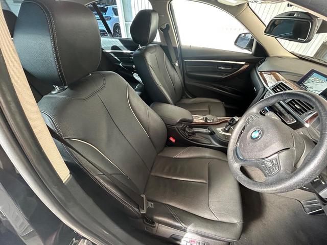 ３シリーズ ３２０ｉラグジュアリー　後期最終型　ＡＩＳ鑑定４．５点　禁煙車　インテリジェントセーフティ　ＡＣＣ　ＢＳＭ　ＬＫＡ　黒革シート　純正ナビ　ブルートゥース　バックカメラ　全方位ソナー　正規ディーラー車　記録簿付き（18枚目）