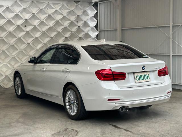 3シリーズ 320iラグジュアリー 後期最終型 AIS鑑定5点 禁煙車 ディーラー記録簿 インテリジェントセーフティ ACC BSM LKA 黒革シート コンフォートアクセス 純正ナビ BT バックカメラ 全方位ソナー ミラーETC(13枚目)