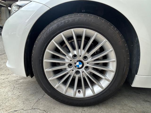 3シリーズ 320iラグジュアリー 後期最終型 AIS鑑定5点 禁煙車 ディーラー記録簿 インテリジェントセーフティ ACC BSM LKA 黒革シート コンフォートアクセス 純正ナビ BT バックカメラ 全方位ソナー ミラーETC(36枚目)