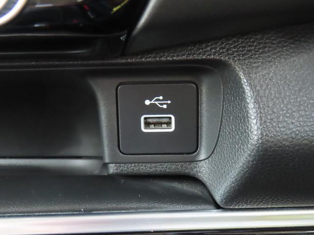 ヴェゼル ｅ：ＨＥＶＺ　ワンオーナー車　純正９インチナビ　フルセグテレビ　シートヒーター　バックカメラ　ＥＴＣ車載器　ホンダセンシング　ＬＥＤランプ　両席エアバック　Ｂカメ　横滑防止装置　クルーズＣ　パワーウインドウ　ＡＡＣ（25枚目）