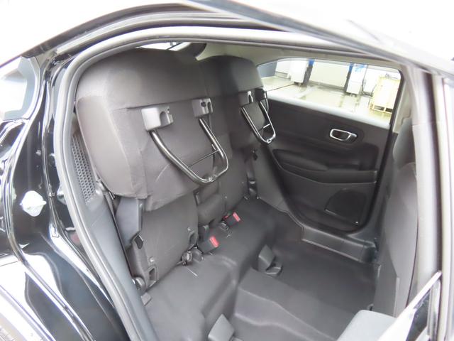 ヴェゼル ｅ：ＨＥＶＸ　ワンオーナー車　純正８インチディスプレイオーディオ　バックカメラ　ＥＴＣ車載器　ホンダセンシング　ＡＡＣ　１オーナ　スマ－トキ－　誤発進抑制　ＰＷ　リアカメラ　クルコン　ＥＳＣ　ＥＴＣ装備　キーフリー（14枚目）