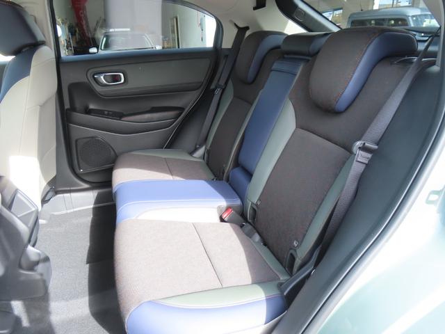 ヴェゼル e:HEVX・HuNTパッケージ ワンオーナー車 純正9インチナビ フルセグテレビ バックカメラ シートヒーター ETC車載器 ホンダセンシング 地デジフルセグ サイドエアバッグ Bカメラ 横滑り防止機能 スマートキー オートライト(13枚目)