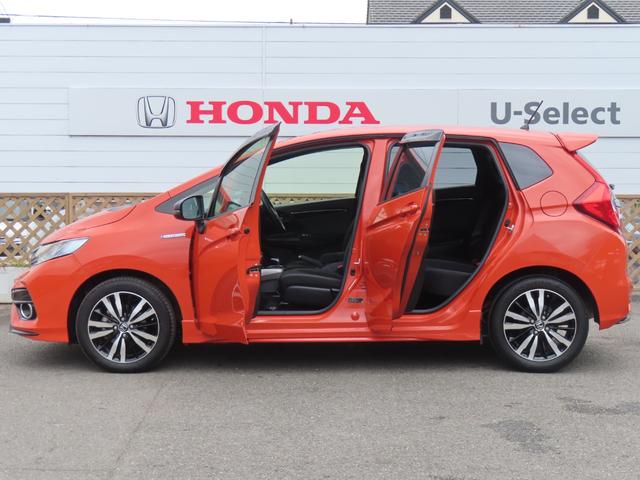 フィットハイブリッド Ｓホンダセンシング　ワンオーナー車　純正メモリーナビ　フルセグテレビ　バックカメラ　ＥＴＣ車載器　ホンダセンシング　スマ－トキ－　ナビＴＶ　アクティブクルーズコントロール　パワーウインドウ　ドライブレコーダ　ＤＶＤ再生（4枚目）