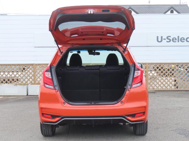 フィットハイブリッド Ｓホンダセンシング　ワンオーナー車　純正メモリーナビ　フルセグテレビ　バックカメラ　ＥＴＣ車載器　ホンダセンシング　スマ－トキ－　ナビＴＶ　アクティブクルーズコントロール　パワーウインドウ　ドライブレコーダ　ＤＶＤ再生（8枚目）