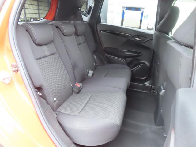 フィットハイブリッド Ｓホンダセンシング　ワンオーナー車　純正メモリーナビ　フルセグテレビ　バックカメラ　ＥＴＣ車載器　ホンダセンシング　スマ－トキ－　ナビＴＶ　アクティブクルーズコントロール　パワーウインドウ　ドライブレコーダ　ＤＶＤ再生（11枚目）