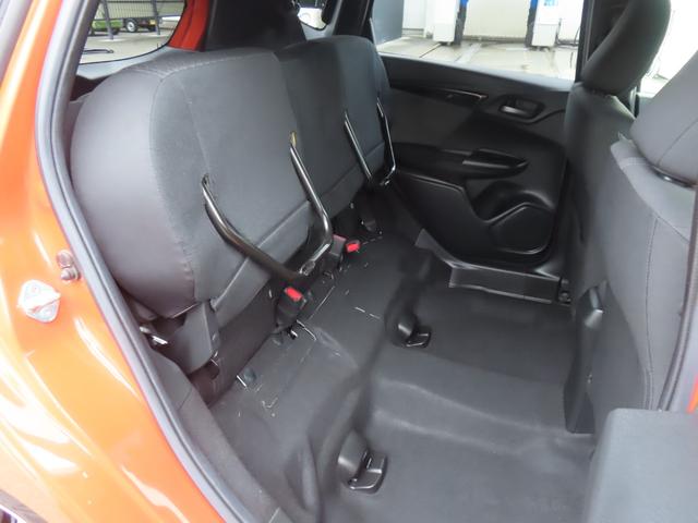 フィットハイブリッド Ｓホンダセンシング　ワンオーナー車　純正メモリーナビ　フルセグテレビ　バックカメラ　ＥＴＣ車載器　ホンダセンシング　スマ－トキ－　ナビＴＶ　アクティブクルーズコントロール　パワーウインドウ　ドライブレコーダ　ＤＶＤ再生（14枚目）