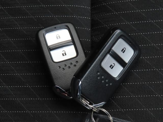 フィットハイブリッド Ｓホンダセンシング　ワンオーナー車　純正メモリーナビ　フルセグテレビ　バックカメラ　ＥＴＣ車載器　ホンダセンシング　スマ－トキ－　ナビＴＶ　アクティブクルーズコントロール　パワーウインドウ　ドライブレコーダ　ＤＶＤ再生（41枚目）