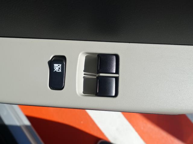 F /5MT/キーレス/フロントパワーウィンドー/純正オーディオ/エアコン/パワステ/ABS/ディーラー試乗車(10枚目)