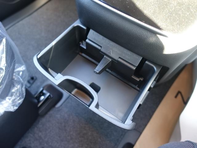 ハイウェイスターV /セーフティA/両側パワースライドドア/スマートルームミラー/プロパイロット/ハンズフリースライドドア/LEDヘッドライト/アラウンドビューモニター/8人乗り/登録済未使用車(31枚目)