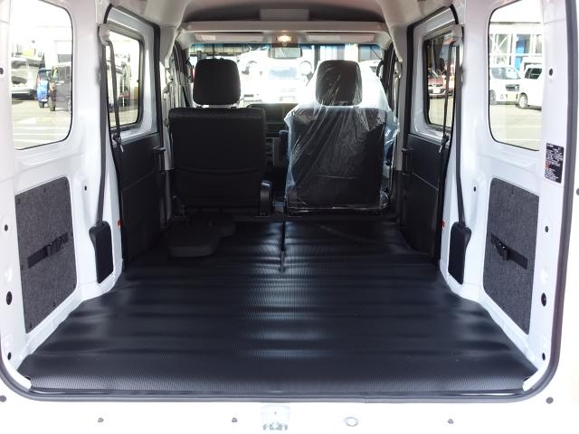 クルーズ /フロントバンパーデカール付き/荷台マット付/AT車/衝突被害軽減ブレーキ/スマートキー/クリアランスソナー/オートライト/パワーウィンドー/ルーフコンソール/届出済未使用車(10枚目)