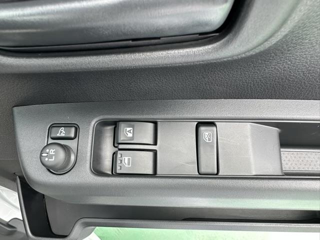 クルーズ CVT スマートアシスト 電動格納式カラードドアミラー スーパーUV&IRカットガラス 撥水フルファブリックシート表皮 大型LED荷室灯 スマートキー 届出済未使用車(16枚目)
