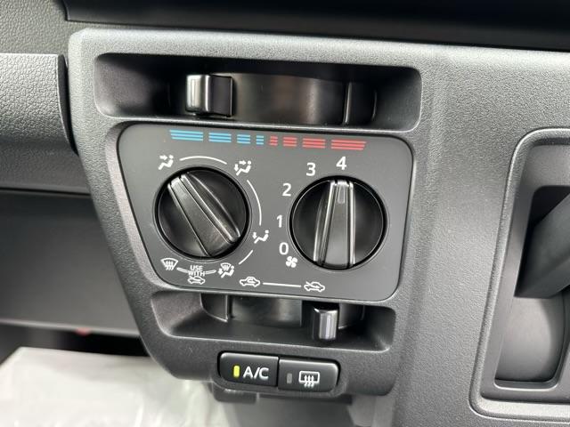 クルーズ CVT スマートアシスト 電動格納式カラードドアミラー スーパーUV&IRカットガラス 撥水フルファブリックシート表皮 大型LED荷室灯 スマートキー 届出済未使用車(21枚目)