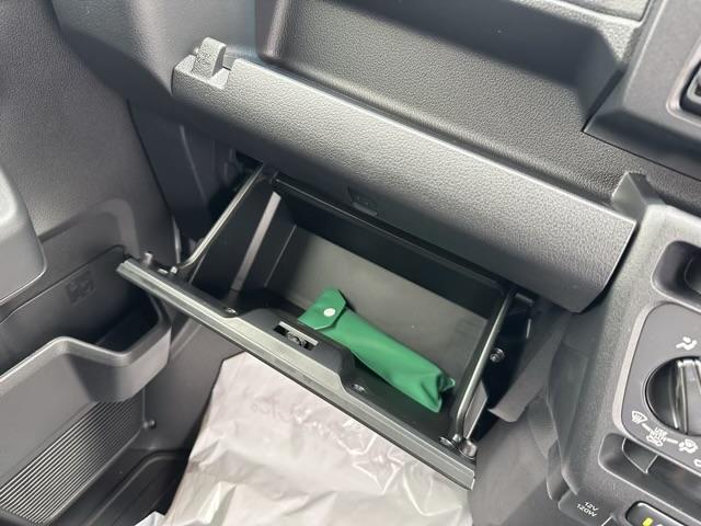 クルーズ CVT スマートアシスト 電動格納式カラードドアミラー スーパーUV&IRカットガラス 撥水フルファブリックシート表皮 大型LED荷室灯 スマートキー 届出済未使用車(23枚目)
