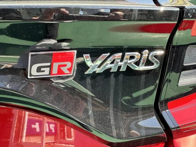 ＧＲヤリス ＲＺ　ハイパフォーマンス　走行距離３９２ｋｍ　ＧＲ－ＦＯＵＲ（４ＷＤ）　６ＭＴ　予防安全パッケージ　ディスプレイオーディオ　ＥＴＣ　ＪＢＬサウンドシステム　ヘッドアップディスプレイ　レーダー探知機（ＺＥＲＯ－３０２Ｖ）（13枚目）