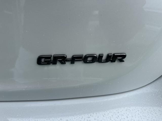 ＧＲヤリス ＲＺ　ハイパフォーマンス　走行距離１５ｋｍ　ＧＲ－ＦＯＵＲ（４ＷＤ）　６ＭＴ　ＢＢＳ製鍛造アルミホイール　シートヒーター　ステアリングヒーター　ディスプレイオーディオ　ＪＢＬプレミアムサウンドシステム　登録済未使用車（10枚目）