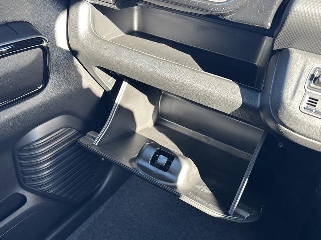 ハスラー ハイブリッドＸ　新型　スズキセーフティサポート　ＬＥＤヘッドランプ　アダプティブクルーズコントロール　マイルドハイブリッド　シートヒーター　キーレスプッシュスタート　１５インチＡＷ　本革巻ステアリング　届出済未使用車（21枚目）