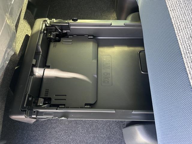 ムーヴキャンバス ストライプスＧ　純正ワイドバイザー付　スマートアシスト　フルＬＥＤヘッドランプ　両側パワースライドドア　運転席・助手席シートヒーター　電子制御パーキングブレーキ　オートブレーキホールド機能　届出済未使用車（10枚目）