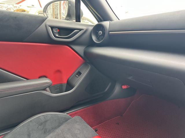ＧＲ８６ ＲＺ　走行距離６，７９８ＫＭ　６ＭＴ　ＥＴＣ　スマートキー　ＬＥＤヘッドライト　フルオートエアコン　シートヒーター　革巻きハンドル　オートクルーズコントロール　アルミホイール　電動格納ドアミラー（18枚目）