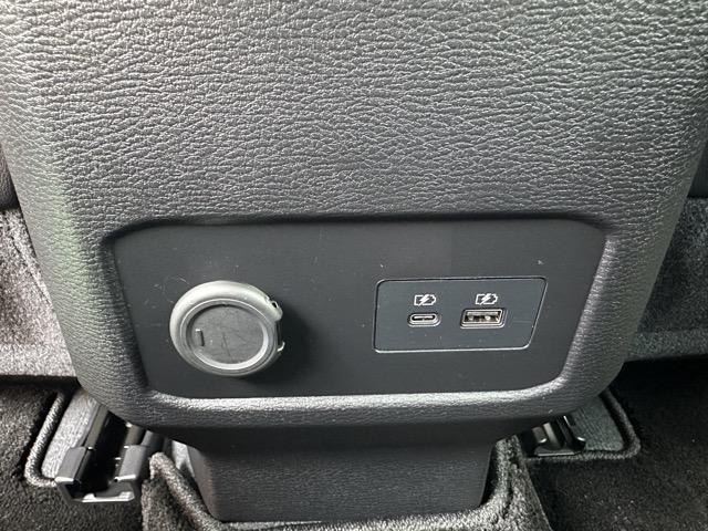トライトン ＧＳＲ　純正ナビゲーション　全方位カメラ　スマートキー　ＬＥＤヘッドライト　フルオートエアコン　シートヒーター＆ハンドルヒーター　革巻きハンドル　オートクルーズコントロール　サーキュレーター　フォグランプ（8枚目）