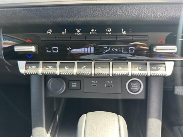 トライトン ＧＬＳ　走行距離８００ｋｍ　４ＷＤ　ｅ－Ａｓｓｉｓｔ　スマートフォン連携９インチナビゲーション　ＬＥＤヘッドライト　本革巻ステアリング　電動格納式ヒーテッドドアミラー　シートヒーター　ステアリングヒーター（22枚目）