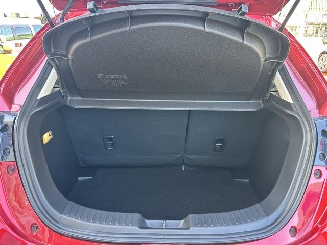 ＭＡＺＤＡ２ ＸＤスポルト＋　純正ナビゲーション　全方位カメラ　スマートキー　ＬＥＤヘッドライト　フルオートエアコン　シートヒーター＆ハンドルヒーター　革巻きハンドル　オートクルーズコントロール　パワーシート　パドルシフト（10枚目）