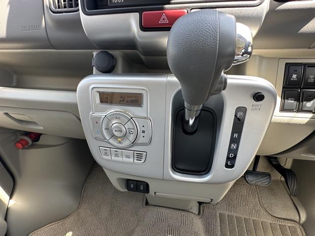 クリッパーリオ Ｇ　ＣＶＴ　ナビゲーション　バックカメラ　スマートキー　ＬＥＤライト　両側パワースライドドア　オートステップ　ドアミラーウィンカー　革巻きハンドル　ルーフコンソール　フルオートエアコン　シートヒーター（19枚目）
