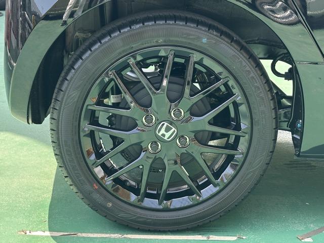 Ｎ－ＯＮＥ ＲＳ　６ＭＴ　ホンダセンシング　ＬＥＤヘッドランプ　本革巻ステアリング　電子制御パーキングブレーキ　バックカメラ　運転席・助手席シートヒーター　ＲＳ専用エクステリア＆インテリア　ディーラー試乗車（14枚目）