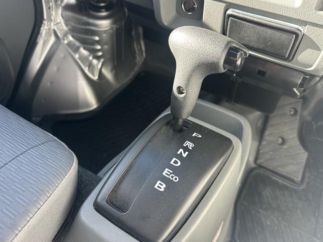 ミニキャブ・ミーブ ＣＤ　１６．０ｋｗｈ　４シーター　純正ラジオ　キーレス　前側パワーウィンドー　シートヒーター　両側スライドドア　オートライト　エアコン　パワステ（17枚目）