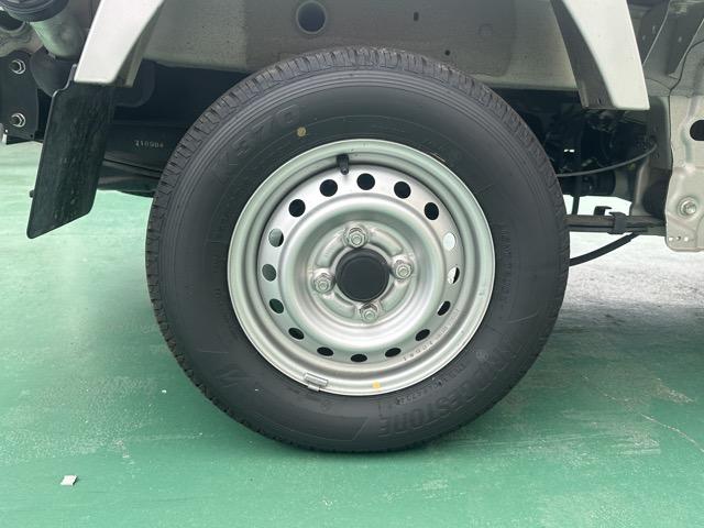 ＮＴ１００クリッパートラック ＤＸ　２ＷＤ　５ＭＴ　純正ラジオ　エアコン　パワステ（12枚目）