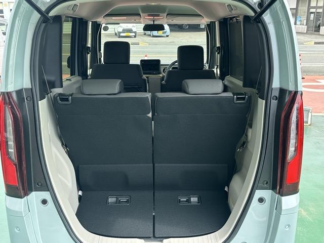 Ｎ－ＢＯＸ ファッションスタイル　コンフォートパッケージ装着車／運転席・助手席シートヒーター　パワースライドドア　リアセンターアームレスト　シートバックテーブル　オートリトラミラー　ホンダセンシング　ＬＥＤヘッドライト　届出済未使用車（13枚目）