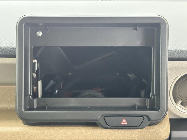 Ｎ－ＢＯＸ ファッションスタイル　コンフォートパッケージ装着車／運転席・助手席シートヒーター　パワースライドドア　リアセンターアームレスト　シートバックテーブル　オートリトラミラー　ホンダセンシング　ＬＥＤヘッドライト　届出済未使用車（19枚目）