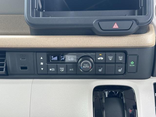 Ｎ－ＢＯＸ ファッションスタイル　コンフォートパッケージ装着車／運転席・助手席シートヒーター　パワースライドドア　リアセンターアームレスト　シートバックテーブル　オートリトラミラー　ホンダセンシング　ＬＥＤヘッドライト　届出済未使用車（20枚目）