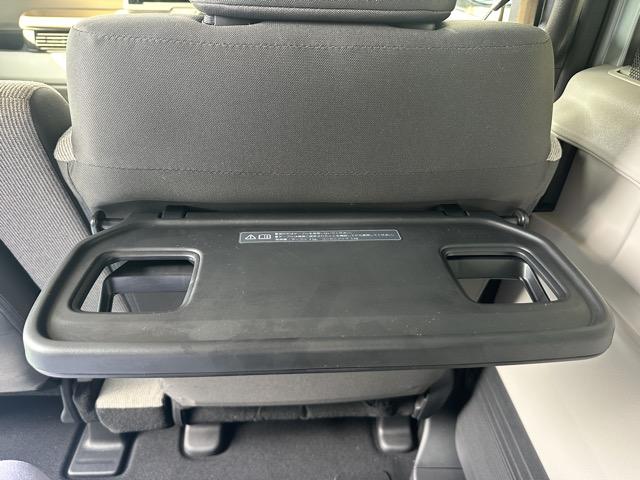 Ｎ－ＢＯＸ ファッションスタイル　コンフォートパッケージ装着車／シートヒーター　パワースライドドア　リアセンターアームレスト　シートバックテーブル　オートリトラミラー　ホンダセンシング　ＬＥＤヘッドライト　ディーラー試乗車（11枚目）