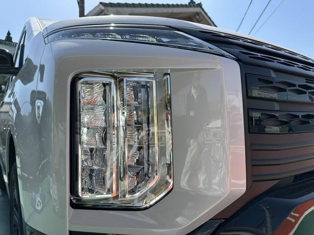 デリカＤ：５ シャモニー　７人乗り　特別仕様車　オリジナルナビ取付パッケージ装着車　ＣＨＡＭＯＮＩＸ専用装備／コンビネーションシート生地　木目調アクセントパネル　デカール　フロントグリル　アルミホイール（42枚目）