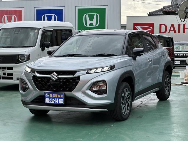 フロンクス ベースグレード　２ＷＤ　全方位モニター付メモリーナビゲーション　セーフティサポート　ＬＥＤヘッドランプ　アダプティブクルーズコントロール　電動パーキングブレーキ　シートヒーター　本革巻ステアリング　登録済未使用車（4枚目）