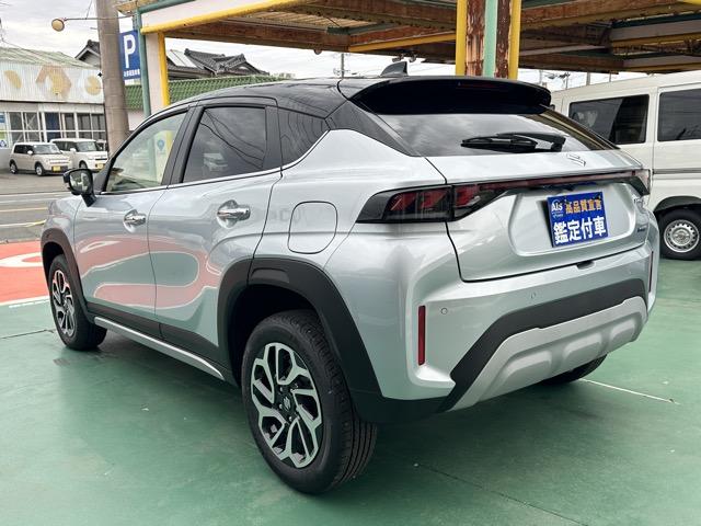 フロンクス ベースグレード　２ＷＤ　全方位モニター付メモリーナビゲーション　セーフティサポート　ＬＥＤヘッドランプ　アダプティブクルーズコントロール　電動パーキングブレーキ　シートヒーター　本革巻ステアリング　登録済未使用車（5枚目）