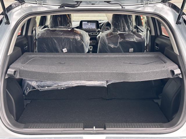 フロンクス ベースグレード　２ＷＤ　全方位モニター付メモリーナビゲーション　セーフティサポート　ＬＥＤヘッドランプ　アダプティブクルーズコントロール　電動パーキングブレーキ　シートヒーター　本革巻ステアリング　登録済未使用車（13枚目）
